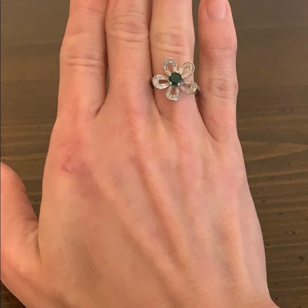 🍀 Belk Sterling Silver/Simulated Emerald Ring Size 6 🍀 - Picture 7 of 12